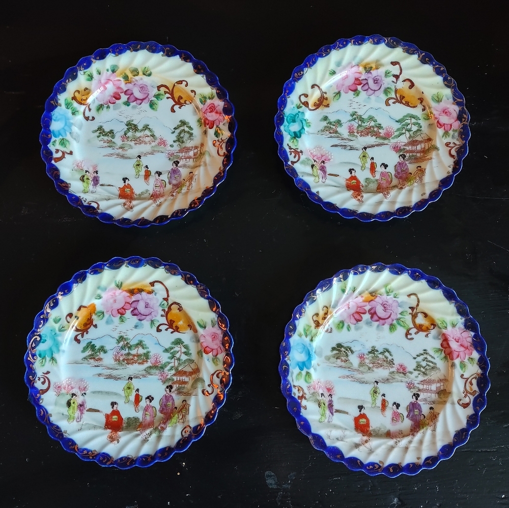 4 Cobalt Geisha Plates with Scalloped Edge